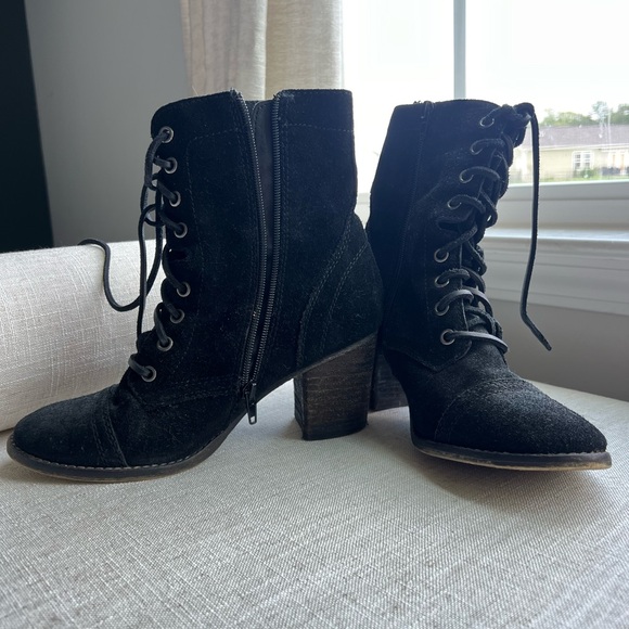 Steve Madden Gretell Lace Up Boots - Picture 3 of 5